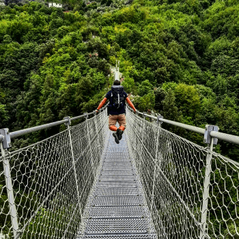 ponte tibetano e castello di laviano